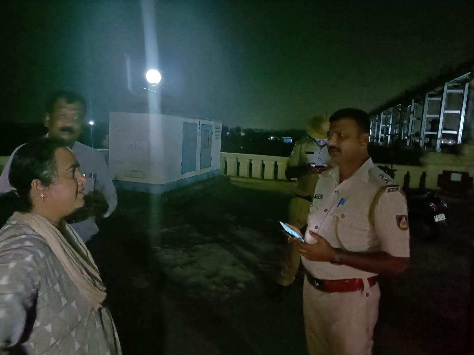 ಚಿರತೆ ಸೆರೆಗೆ ಕಾರ್ಯಾಚರಣೆ ಆರಂಭ…ಬೋನು ಇರಿಸಿದ ಅರಣ್ಯಾಧಿಕಾರಿಗಳು…