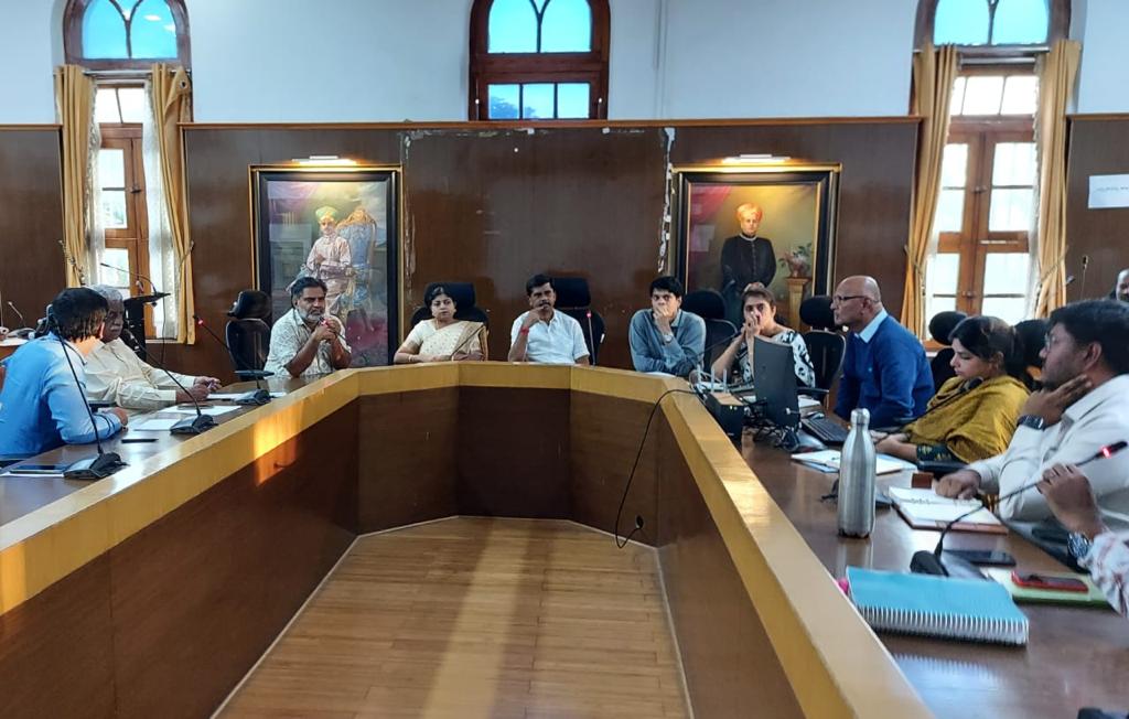 ಪಾಲಿಕೆ ಗುತ್ತಿಗೆದಾರರೊಂದಿಗೆ ಮೇಯರ್ ಸಭೆ…ಬಾಕಿ ಉಳಿದ ಕಾಮಗಾರಿಗಳನ್ನ ಪೂರೈಸುವಂತೆ ಮನವಿ…