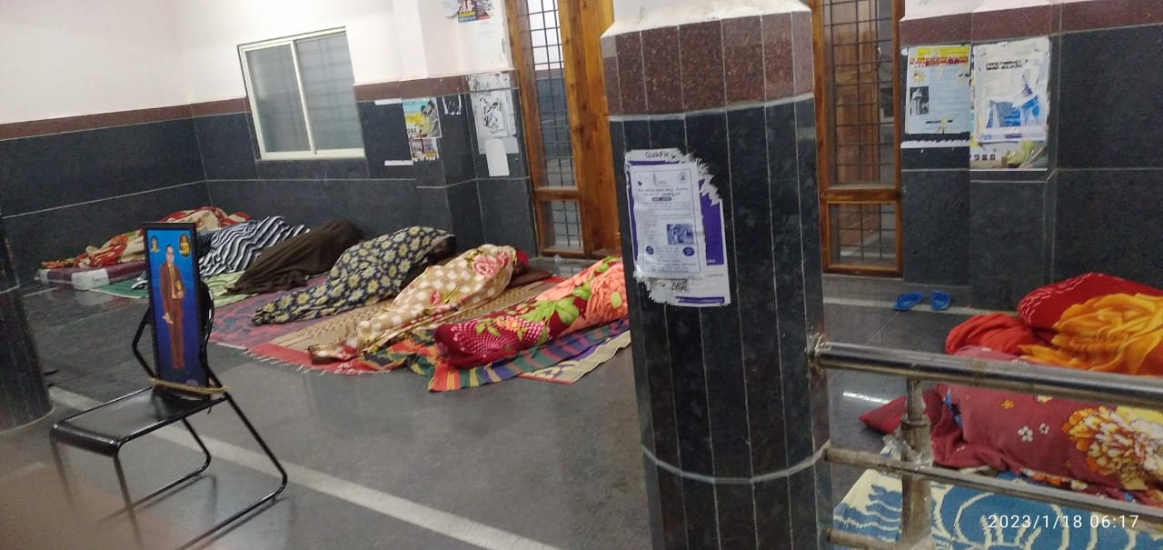 ದಿಢೀರ್ ಭೋಜನಾ ಶುಲ್ಕ ಹೆಚ್ಚಳ…ಮಾನಸ ಗಂಗೋತ್ರಿ ಸಂಶೋಧನಾ ವಿಧ್ಯಾರ್ಥಿಗಳಿಂದ ಅಹೋರಾತ್ರಿ ಪ್ರತಿಭಟನೆ…