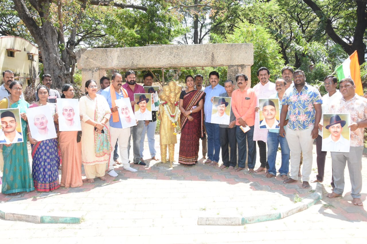 ಯುವ ಭಾರತ್ ಸಂಘಟನೆಯಿಂದ ಕ್ರಾಂತಿಕಾರಿ ಹೋರಾಟಗಾರರ ಬಲಿದಾನ ದಿವಸ್ ಆಚರಣೆ…
