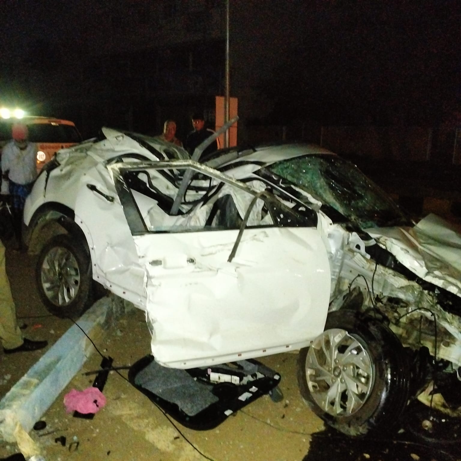 ನಿಯಂತ್ರಣ ತಪ್ಪಿ ಕಾರು ಪಲ್ಟಿ…ಇಬ್ಬರಿಗೆ ಗಂಭೀರ ಗಾಯ…