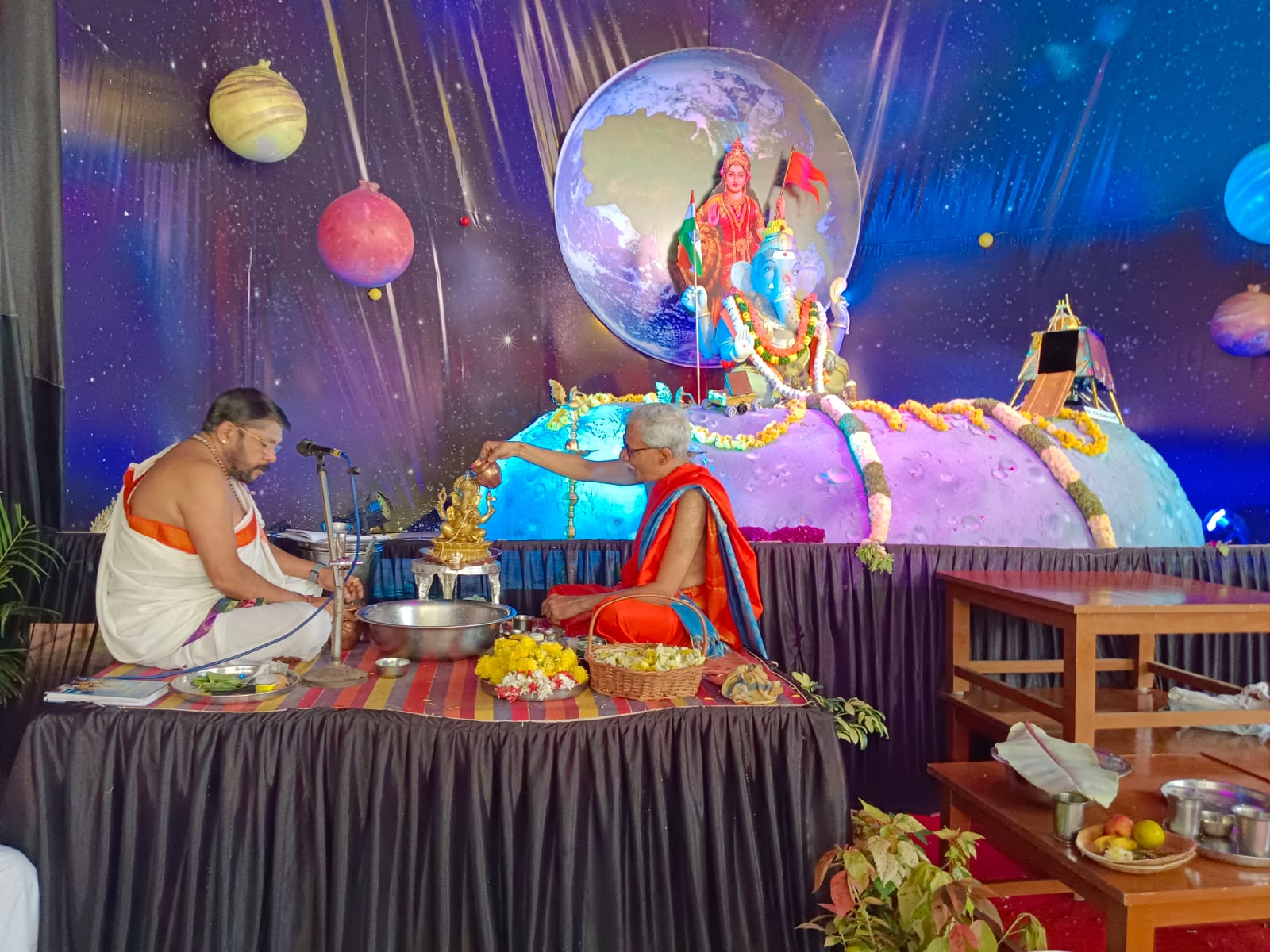 ಮೈಸೂರು:ಮಾಧವಕೃಪಾದಲ್ಲಿ ವರುಣನಿಗಾಗಿ ಪ್ರಾರ್ಥನೆ…20 ಯತಿಗಳಿಂದ ವಿಶೇಷ ಪೂಜೆ…