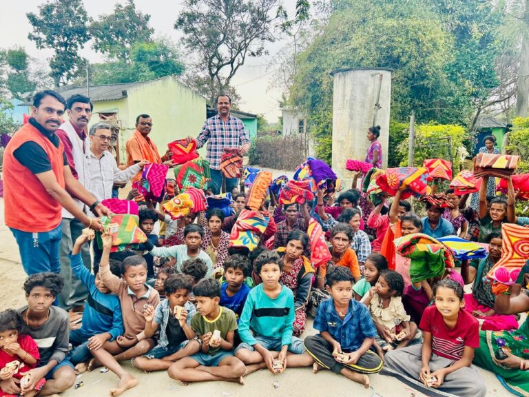 ಹಾಡಿ ನಿವಾಸಿಗಳಿಗೆ ಹೊದಿಕೆ ವಿತರಣೆ…ಆರೋಗ್ಯದ ಬಗ್ಗೆ ಜಾಗೃತಿ..ಕೆ ಎಂ ಪಿ ಕೆ ಟ್ರಸ್ಟ್ ನಿಂದ ಸಾಮಾಜಿಕ ಕಳಕಳಿ…