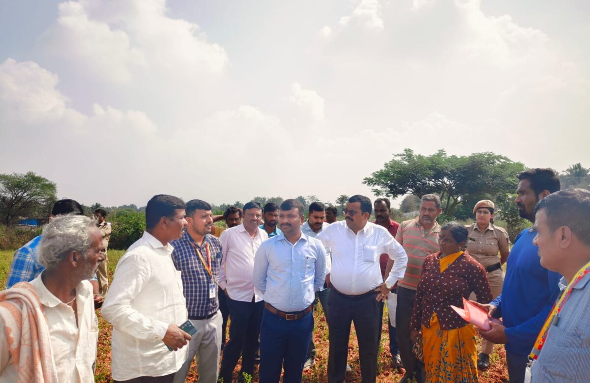 ಭೂಗಳ್ಳರಿಗೆ ಶಾಕ್…25 ಕೋಟಿ ಬೆಲೆ ಬಾಳುವ ಸರ್ಕಾರಿ ಜಮೀನು ವಶಕ್ಕೆ…ತಹಸೀಲ್ದಾರ್ ಮಹೇಶ್ ಕುಮಾರ್ ನೇತೃತ್ವದಲ್ಲಿ ಕಾರ್ಯಾಚರಣೆ…