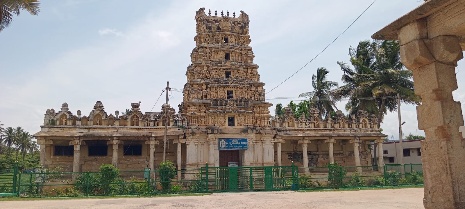 ನಿರ್ಲಕ್ಷ್ಯಕ್ಕೆ ಒಳಗಾದ ಕಳಲೆ ಲಕ್ಷ್ಮಿಕಾಂತ ದೇವಸ್ಥಾನ…ಶತಮಾನಗಳ ಇತಿಹಾಸವಿರುವ ದೇವಾಲಯಕ್ಕೆ ಬೇಕಿದೆ ಕಾಯಕಲ್ಪ…