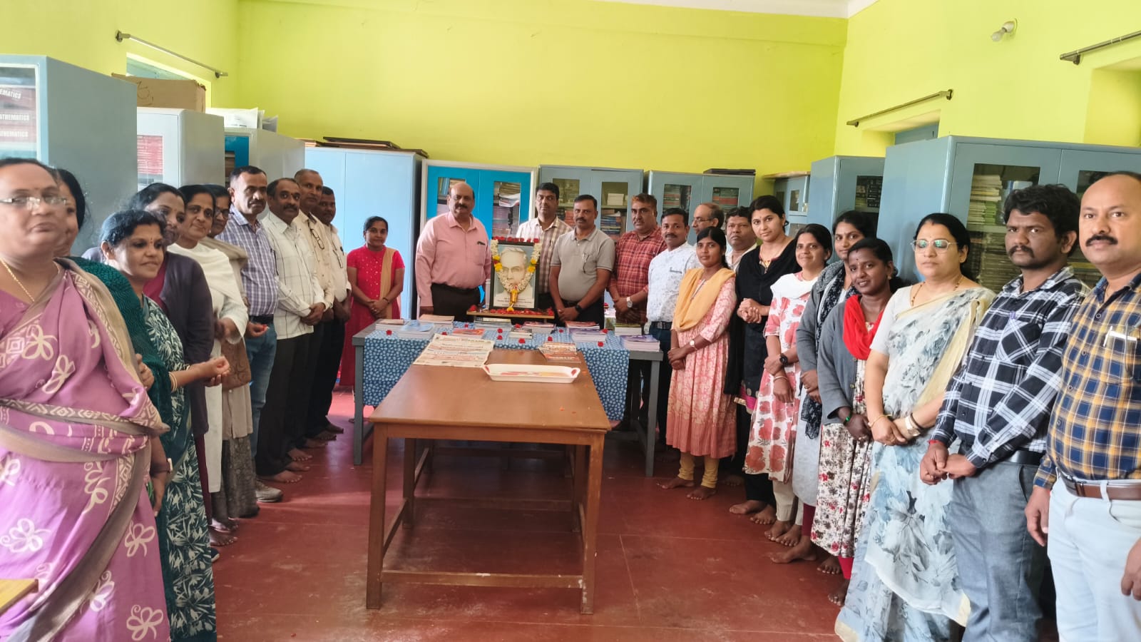 ಮೊಬೈಲ್ ನಿಂದ ಪುಸ್ತಕದ ಕಡೆಗೆ ವಿದ್ಯಾರ್ಥಿಗಳು ಬದಲಾಗಬೇಕು- ಸಿ.ಆರ್.ದಿನೇಶ್