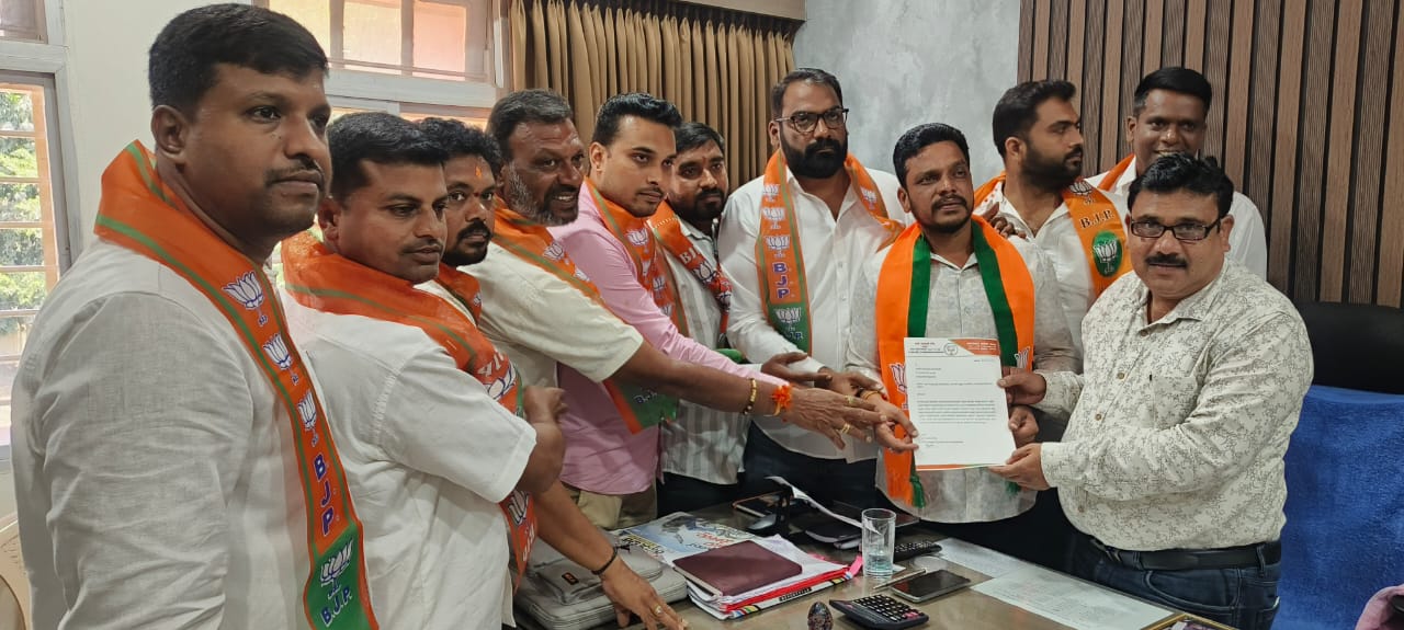 ಸರ್ಕಾರಿ ಬಸ್ ಗಳ ಮೇಲೆ ಸ್ಟಿಕ್ಕರ್ ಅಂಟಿಸಲು ಅನುಮತಿ ನೀಡಿದವರ ವಿರುದ್ದ ಕ್ರಮಕ್ಕೆ ಒತ್ತಾಯ…ಬಿಜೆಪಿ ಯುವ ಮೋರ್ಚಾ ಆಗ್ರಹ…