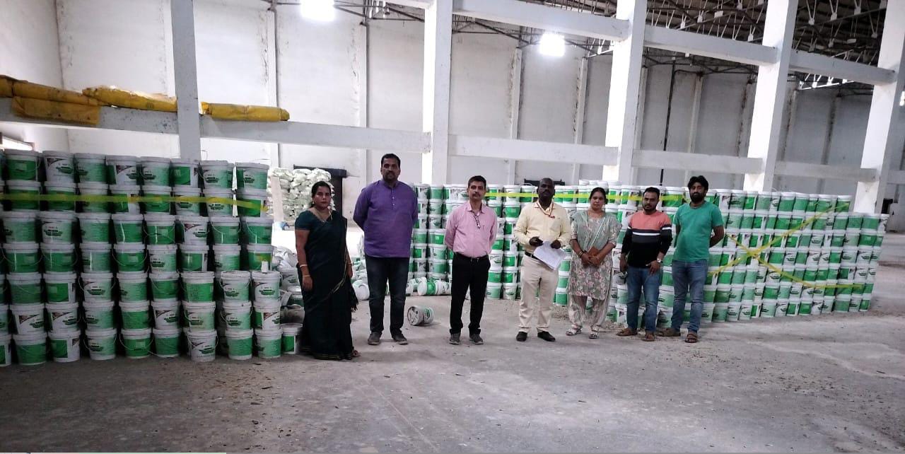 ಪರವಾನಿಗೆ ಇಲ್ಲದೆ ಶೇಖರಿಸಿದ್ದ 49.6 ರಸಗೂಬ್ಬರ ಜಪ್ತಿ ಮಾಡಿದ ಕೃಷಿ ಅಧಿಕಾರಿಗಳು