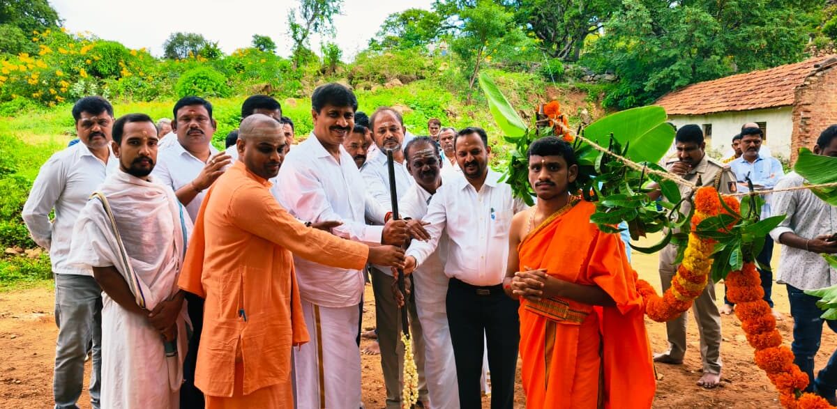 2 ಕೋಟಿ ವೆಚ್ಚದ ಚಕ್ ಡ್ಯಾಮ್, ತಡೆಗೋಡೆ ನಿರ್ಮಾಣ ಕಾಮಗಾರಿಗೆ ಚಾಲನೆ… ಭೂಮಿ ಪೂಜೆ ನೆರವೇರಿಸಿದ ಶಾಸಕ ಎಂ. ಆರ್ ಮಂಜುನಾಥ್…