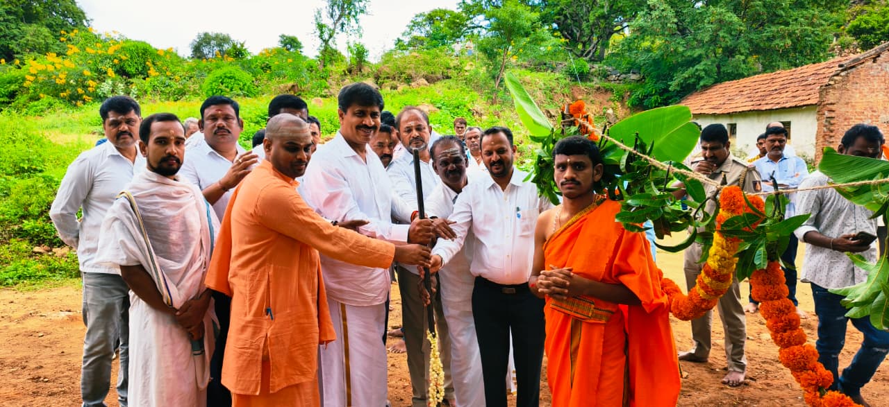 2 ಕೋಟಿ ವೆಚ್ಚದ ಚಕ್ ಡ್ಯಾಮ್, ತಡೆಗೋಡೆ ನಿರ್ಮಾಣ ಕಾಮಗಾರಿಗೆ ಚಾಲನೆ… ಭೂಮಿ ಪೂಜೆ ನೆರವೇರಿಸಿದ ಶಾಸಕ ಎಂ. ಆರ್ ಮಂಜುನಾಥ್…