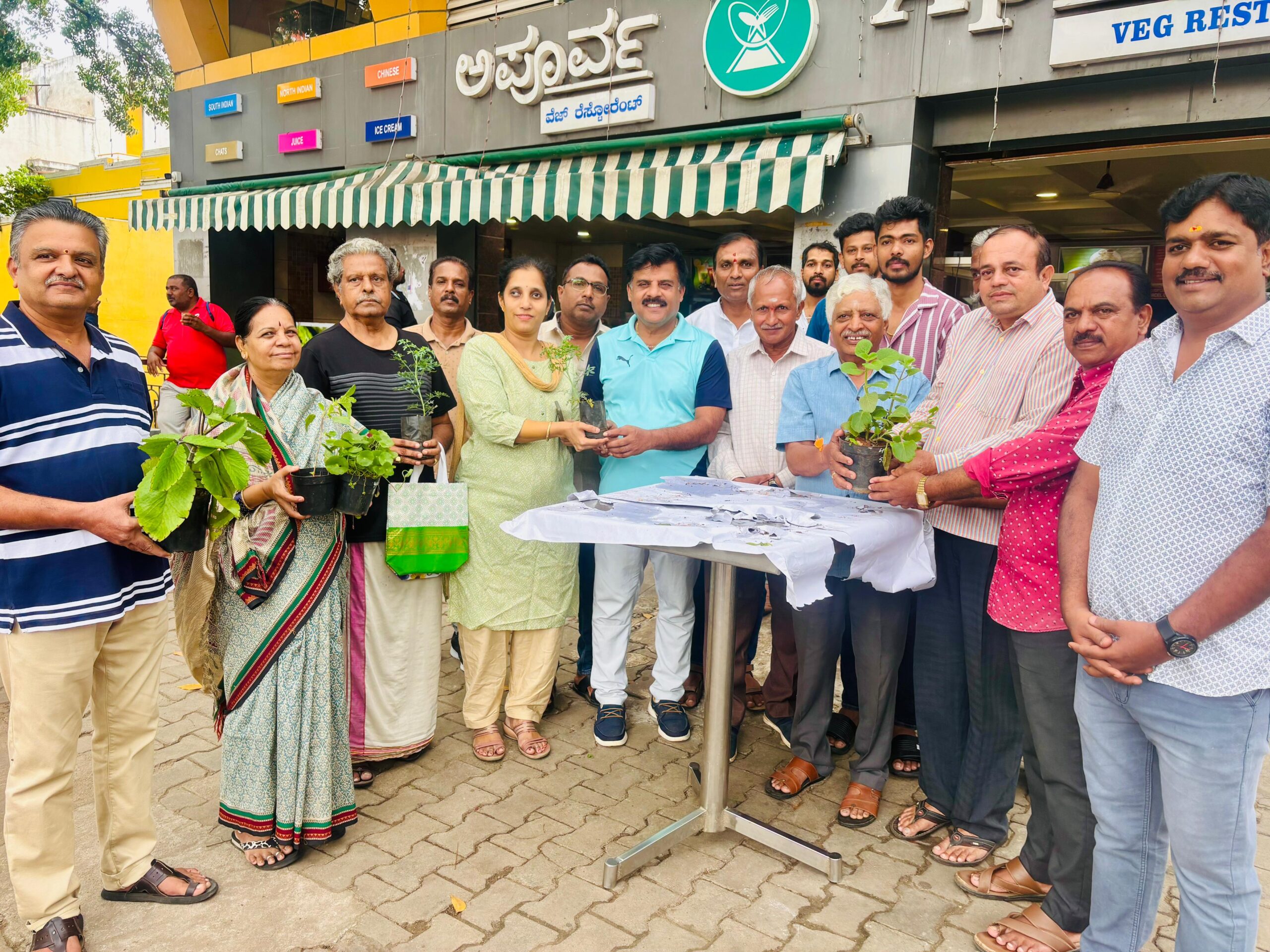 ರಾಷ್ಟ್ರೀಯ ಆಯುರ್ವೇದ ದಿನಾಚರಣೆ…ಆಯುರ್ವೇದ ಗಿಡಗಳನ್ನ ವಿತರಿಸಿ ಆಚರಣೆ…