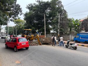 ಕಾಳಿದಾಸ ರಸ್ತೆ ಮ್ಯಾನ್ ಹೋಲ್ ಗೆ ಮರುಜೀವ…ಕಾಮಗಾರಿ ಆರಂಭ…Tv10 ಕನ್ನಡ ವರದಿ ಫಲಶೃತಿ…