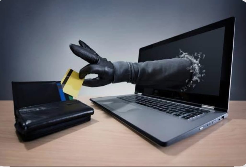 ಫ್ರಾಡ್ ಮೆಸೇಜ್ ಓಪನ್ ಮಾಡಿದ 21 ನಿಮಿಷದಲ್ಲಿ 1.98 ಲಕ್ಷ ಗಾಯಬ್…