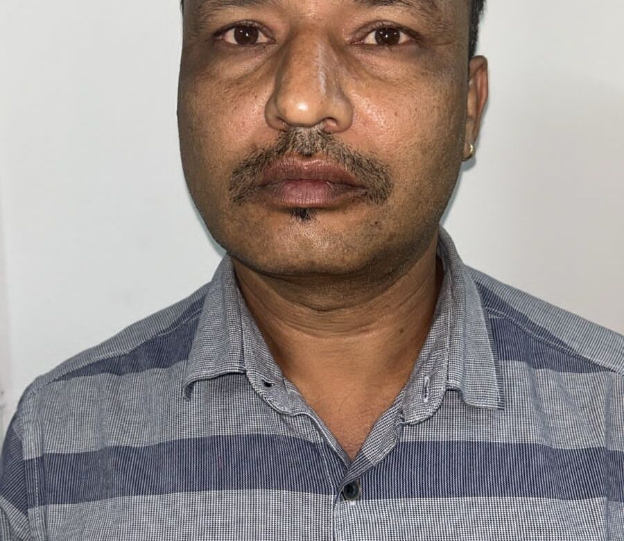 ಮೈಸೂರು ಜಿಲ್ಲೆಯಲ್ಲಿ ಲೋಕಾಯುಕ್ತ ಟ್ರ್ಯಾಪ್ಪಿರಿಯಾಪಟ್ಟಣ ಕಂದಾಯ ಇಲಾಖೆ ಸರ್ವೇಯರ್ ರವೀಂದ್ರ ಲೋಕಾಯುಕ್ತ ಬಲೆಗೆ