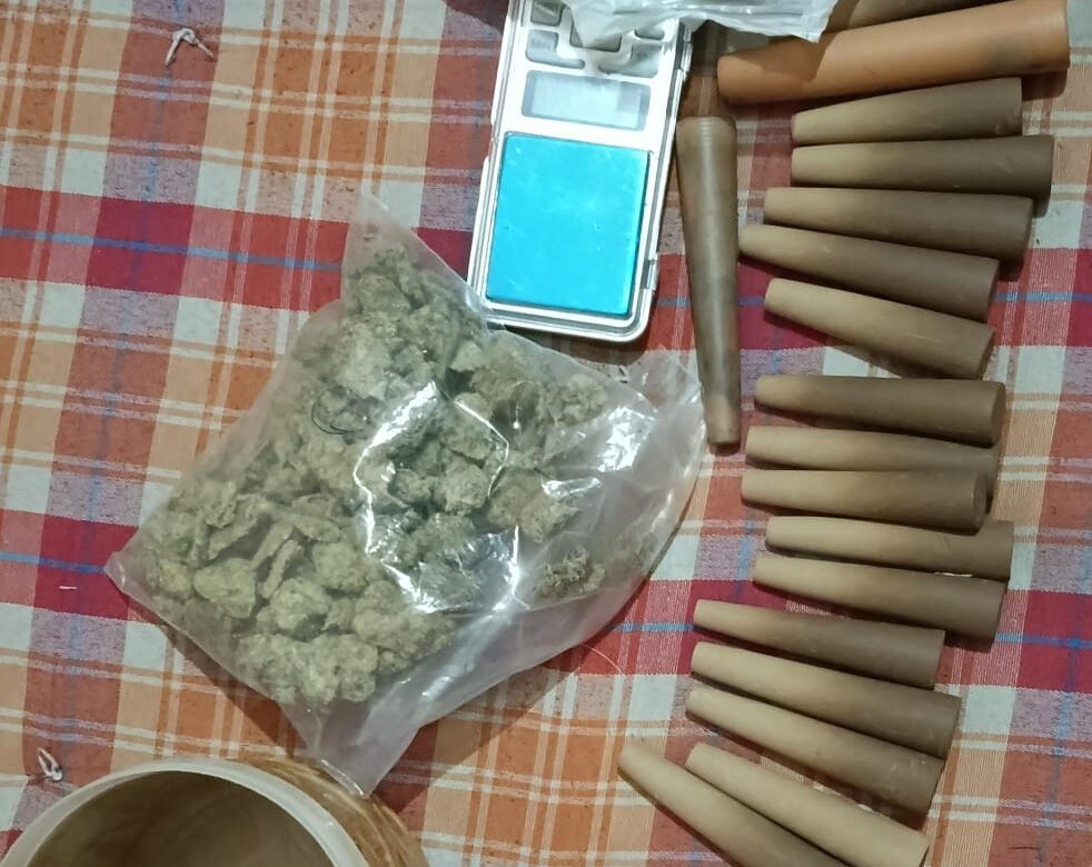 ಮೈಸೂರಿನಲ್ಲಿ ಹೈಡ್ರೋ ಗಾಂಜಾ ವಶ…ಇಬ್ಬರು ಆರೋಪಿಗಳ ಸೆರೆ…17 ಲಕ್ಷ ಮೌಲ್ಯದ ಪದಾರ್ಥ ವಶ…