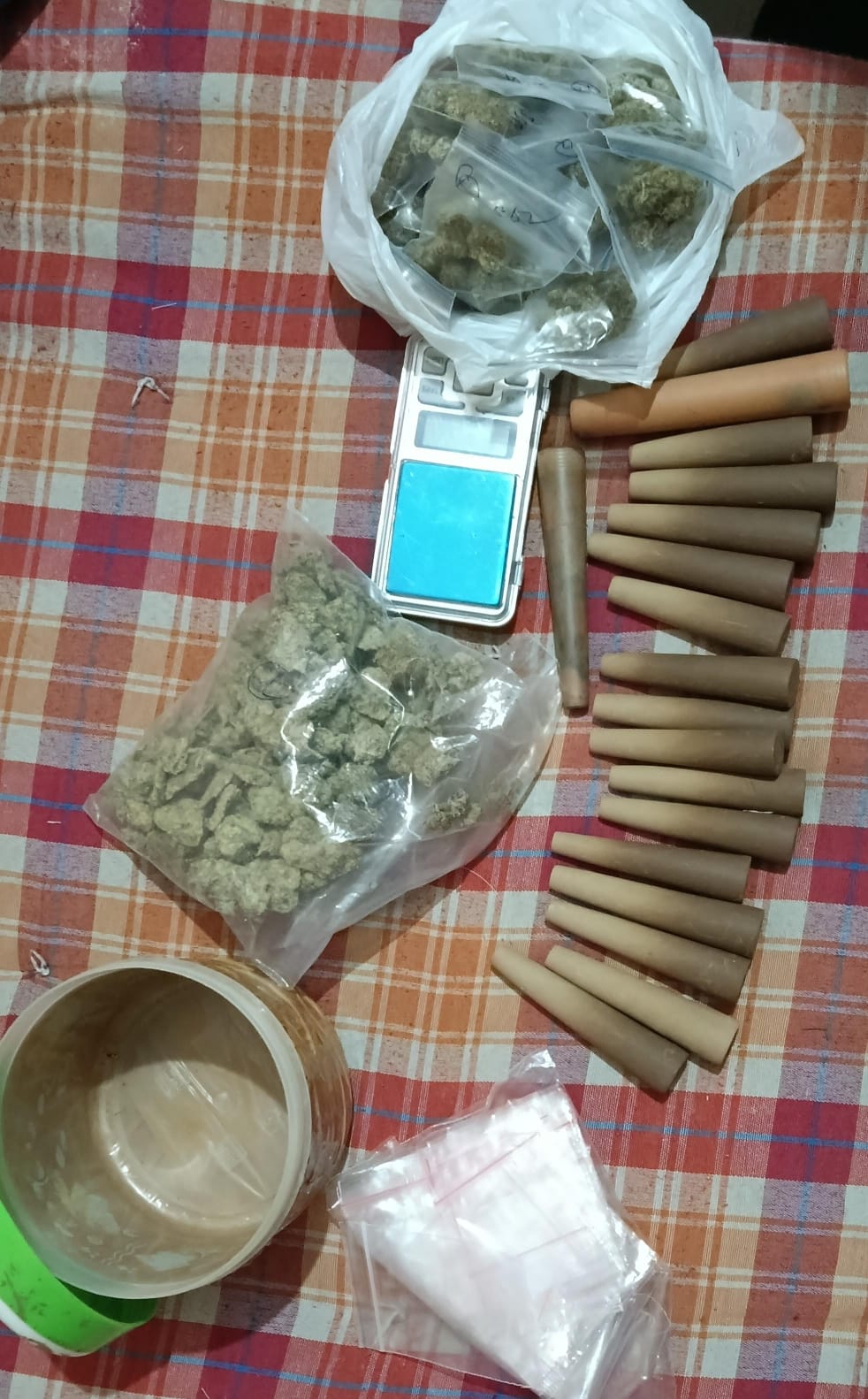 ಮೈಸೂರಿನಲ್ಲಿ ಹೈಡ್ರೋ ಗಾಂಜಾ ವಶ…ಇಬ್ಬರು ಆರೋಪಿಗಳ ಸೆರೆ…17 ಲಕ್ಷ ಮೌಲ್ಯದ ಪದಾರ್ಥ ವಶ…