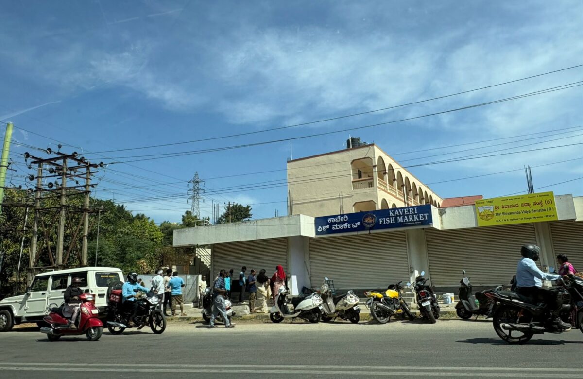 ಶಾಲೆಗೆ ನೀಡಿದ ಸಿಎ ಸೈಟ್ ನಲ್ಲಿ ಕಮರ್ಷಿಯಲ್ ಬಿಲ್ಡಿಂಗ್ ನಿರ್ಮಾಣ ಆರೋಪ…ಕಾಮಗಾರಿ ಸ್ಥಗಿತಗೊಳಿಸಿದ ಮುಡಾ ಸಿಬ್ಬಂದಿ…