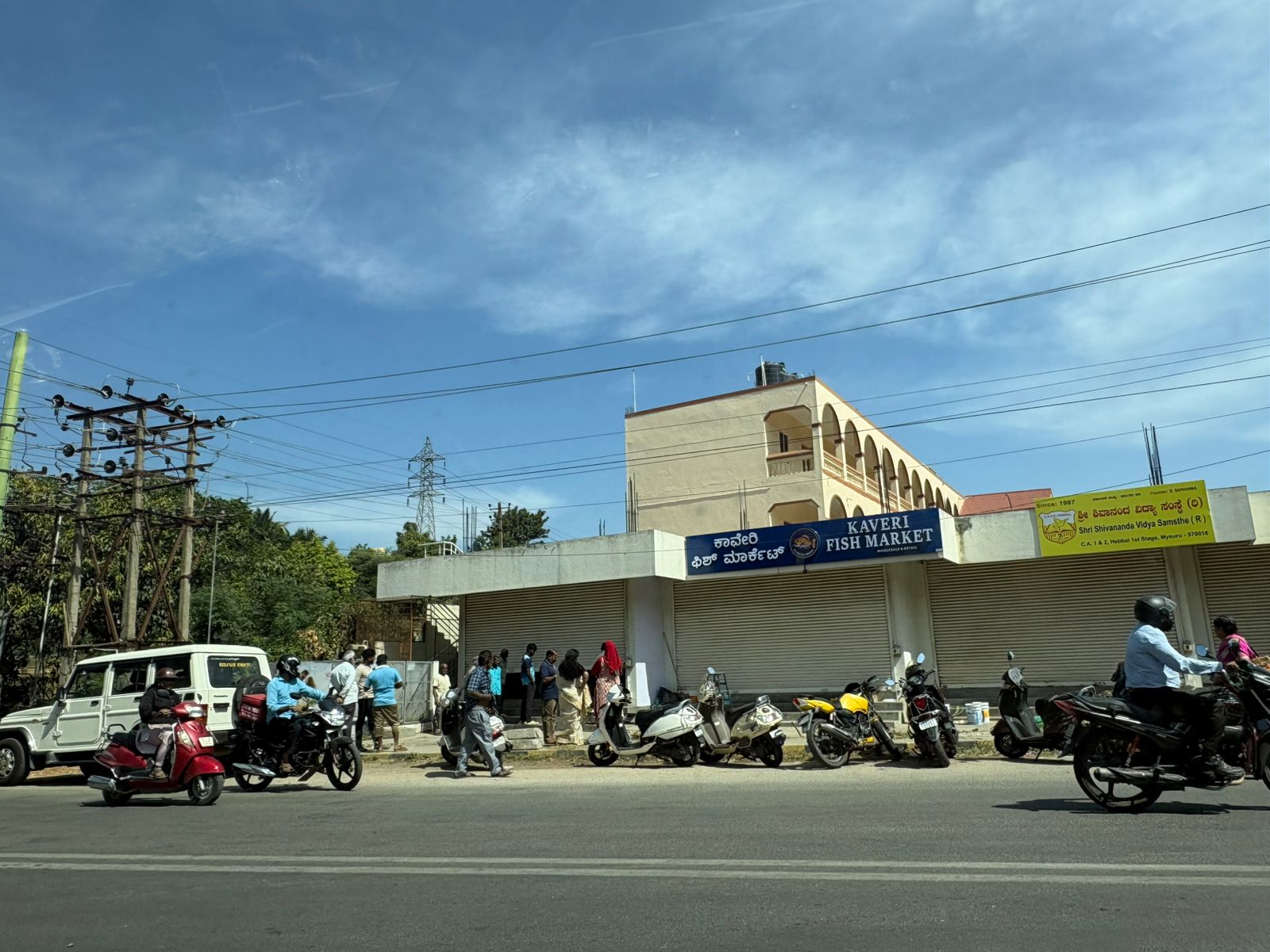 ಶಾಲೆಗೆ ನೀಡಿದ ಸಿಎ ಸೈಟ್ ನಲ್ಲಿ ಕಮರ್ಷಿಯಲ್ ಬಿಲ್ಡಿಂಗ್ ನಿರ್ಮಾಣ ಆರೋಪ…ಕಾಮಗಾರಿ ಸ್ಥಗಿತಗೊಳಿಸಿದ ಮುಡಾ ಸಿಬ್ಬಂದಿ…