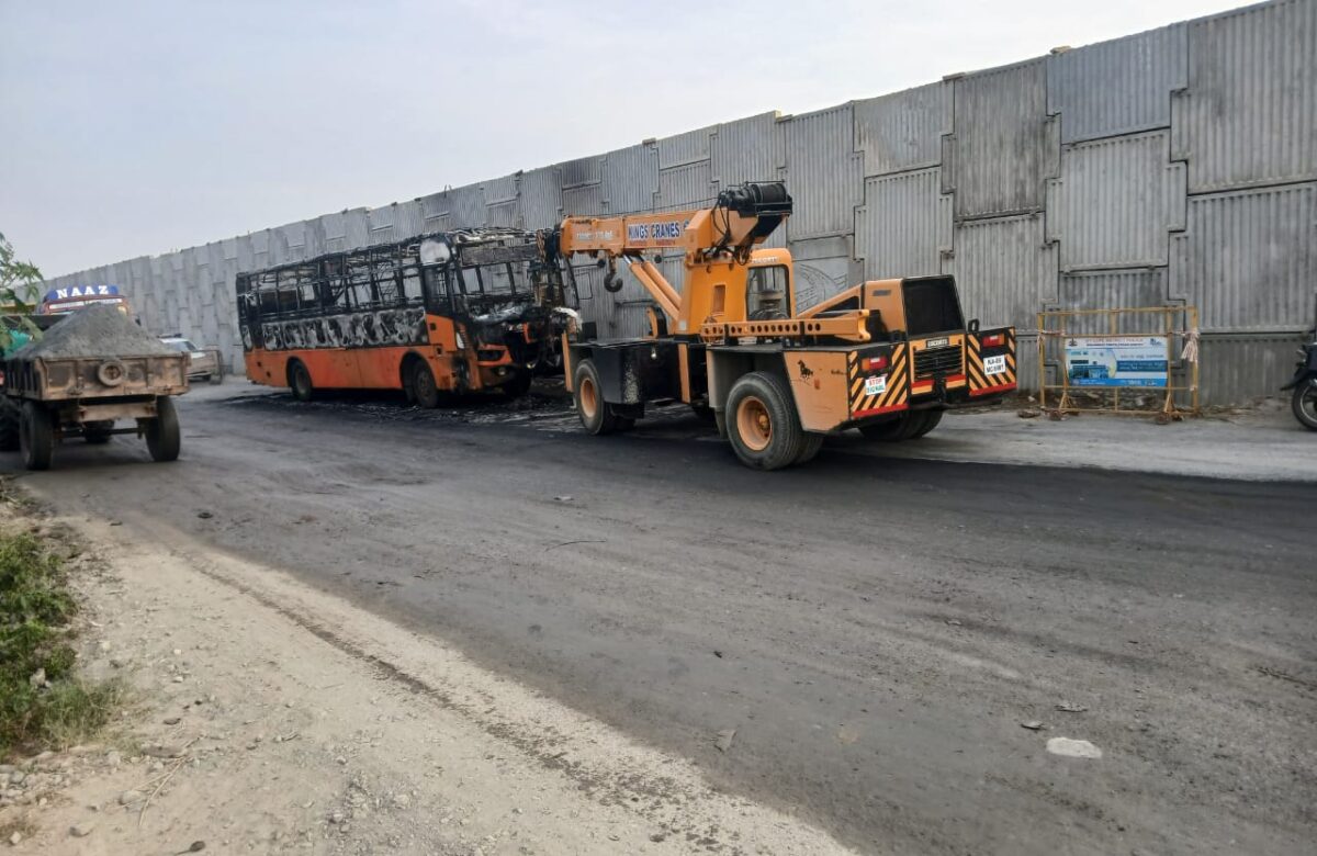 ಸುಟ್ಟು ಕರುಕಲಾದ KSRTC ಬಸ್…ಅದೃಷ್ಟವಶಾತ್ ಪ್ರಯಾಣಿಕರು ಪಾರು…