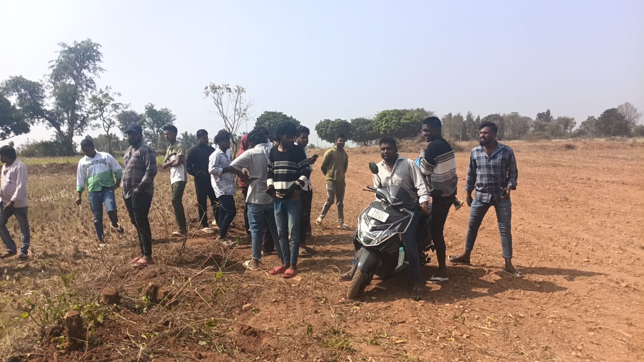 ಜಮೀನು ವಿವಾದ…ಸೊಸೈಟಿ ಹಾಗೂ ಮಾಲೀಕರ ನಡುವೆ ಜಟಾಪಟಿ…ಪೊಲೀಸ್ ಠಾಣೆ ಮೆಟ್ಟಿಲು ಹತ್ತಿದ ಪ್ರಕರಣ…