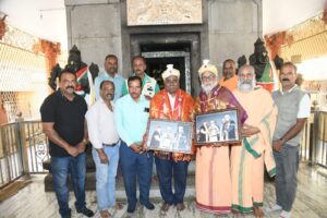 ಪ್ರೊ.ಭಾಷ್ಯಂ ಸ್ವಾಮೀಜಿ ಹಾಗೂ ಕೆ.ಬಿ.ಲಿಂಗರಾಜು ರವರಿಗೆ ಮೈಸೂರು ಪತ್ರಿಕಾ ಛಾಯಾಗ್ರಹಕರ ಸಂಘದಿಂದ ಅಭಿನಂದನೆ…