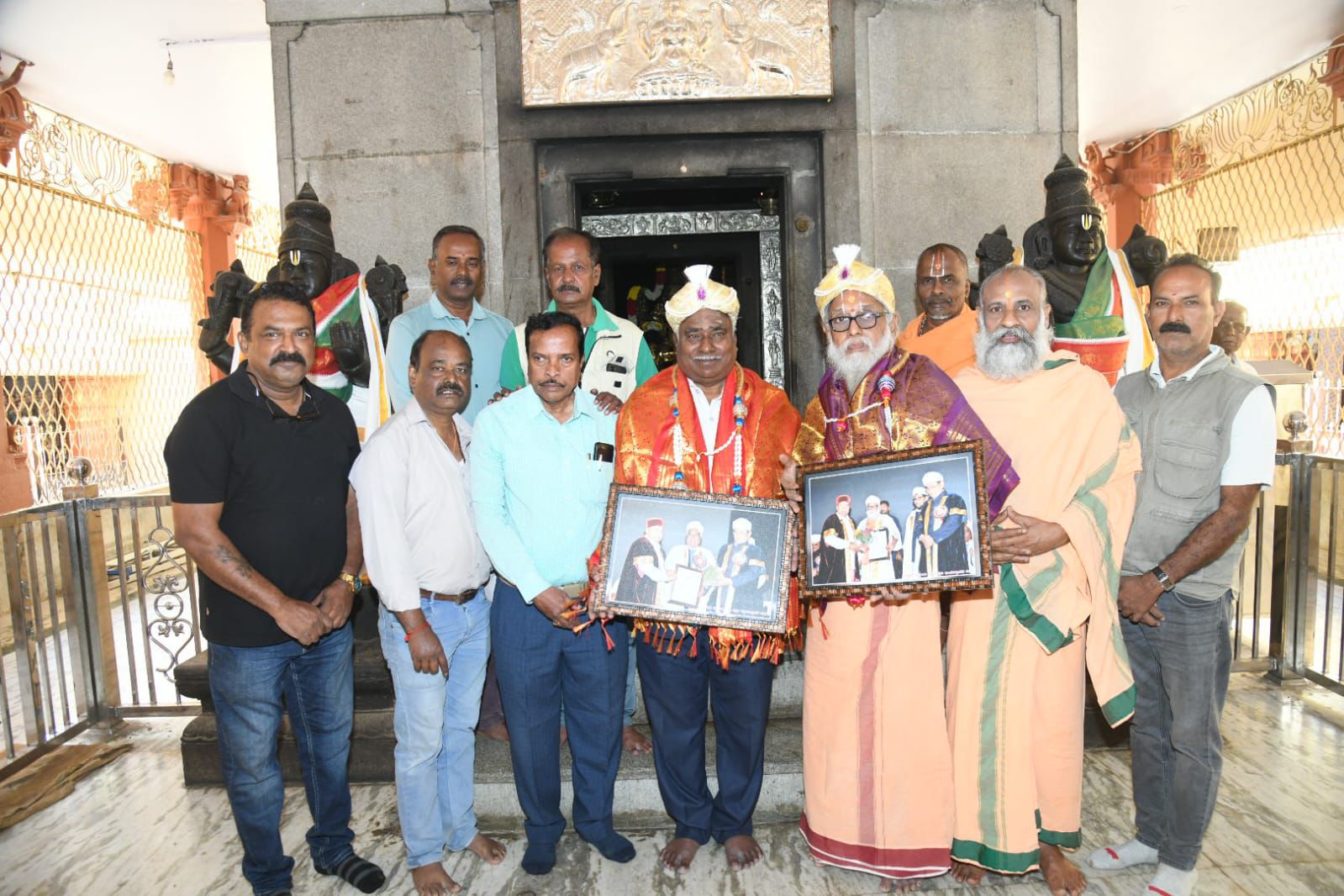 ಪ್ರೊ.ಭಾಷ್ಯಂ ಸ್ವಾಮೀಜಿ ಹಾಗೂ ಕೆ.ಬಿ.ಲಿಂಗರಾಜು ರವರಿಗೆ ಮೈಸೂರು ಪತ್ರಿಕಾ ಛಾಯಾಗ್ರಹಕರ ಸಂಘದಿಂದ ಅಭಿನಂದನೆ…