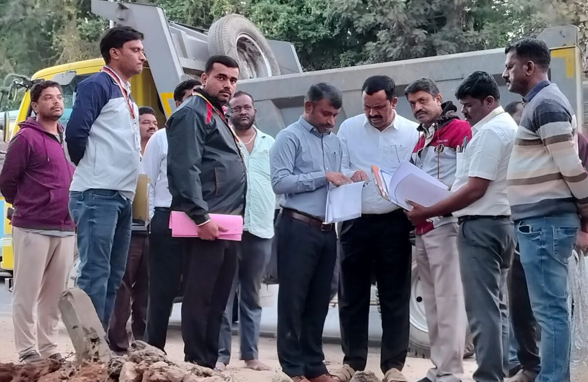 ಬೆಳ್ಳಂ ಬೆಳಗ್ಗೆ ಒತ್ತುವರಿದಾರರಿಗೆ ಶಾಕ್…ಭೂಗಳ್ಳರಿಗೆ ಬಿಸಿ ಮುಟ್ಟಿಸಿದ ಜಿಲ್ಲಾಡಳಿತ…ಜೆಸಿಬಿ ಘರ್ಜನೆ…ಕೋಟ್ಯಾಂತರ ಮೌಲ್ಯದ ಜಾಗ ವಶಕ್ಕೆ…Tv10 ಕನ್ನಡ ವಾಹಿನಿ ಇಂಪ್ಯಾಕ್ಟ್