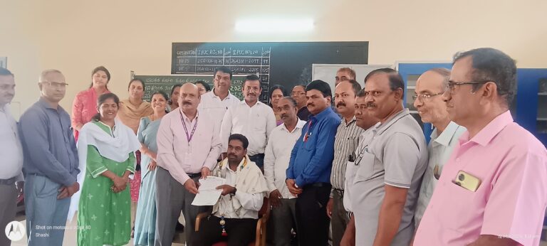 ನಂಜನಗೂಡಿನ ಬಾಲಕರ ಸರ್ಕಾರಿ ಪದವಿ ಪೂರ್ವ ಕಾಲೇಜಿನ ಹಿರಿಯ ವಿದ್ಯಾರ್ಥಿ ಎಂ ಮಹದೇವಸ್ವಾಮಿ ನ್ಯಾಯಾಧೀಶರಾಗಿ ಆಯ್ಕೆ – ಹೆಮ್ಮೆಯ ಕ್ಷಣ