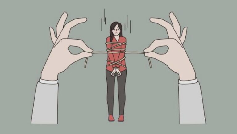 ಕಾನೂನು ವಿಧ್ಯಾರ್ಥಿನಿಗೆ ಲಾ ಸ್ಟೂಡೆಂಟ್ ಟಾರ್ಚರ್ ಆರೋಪ…ಯಡಿಯೂರಪ್ಪ,ಸಿದ್ದರಾಮಯ್ಯ ಹೆಸರು ಬಳಕೆ…ಫೋಟೋ ಎಡಿಟ್ ಮಾಡಿ ಬ್ಲಾಕ್ ಮೇಲ್…ಹಣ ಚಿನ್ನಾಭರಣ ವಸೂಲಿ…ಮಾನಸಿಕ ಹಿಂಸೆ…ಖಾಲಿ ಚೆಕ್ ದುರುಪಯೋಗ ಆರೋಪ…ಜಾತಿ ವಿಷಯದಲ್ಲೂ ಕಿರುಕುಳ…ರಕ್ಷಣೆ ಕೋರಿ ಪೊಲೀಸರ ಮೊರೆಹೋದ ವಿಧ್ಯಾರ್ಥಿನಿ…