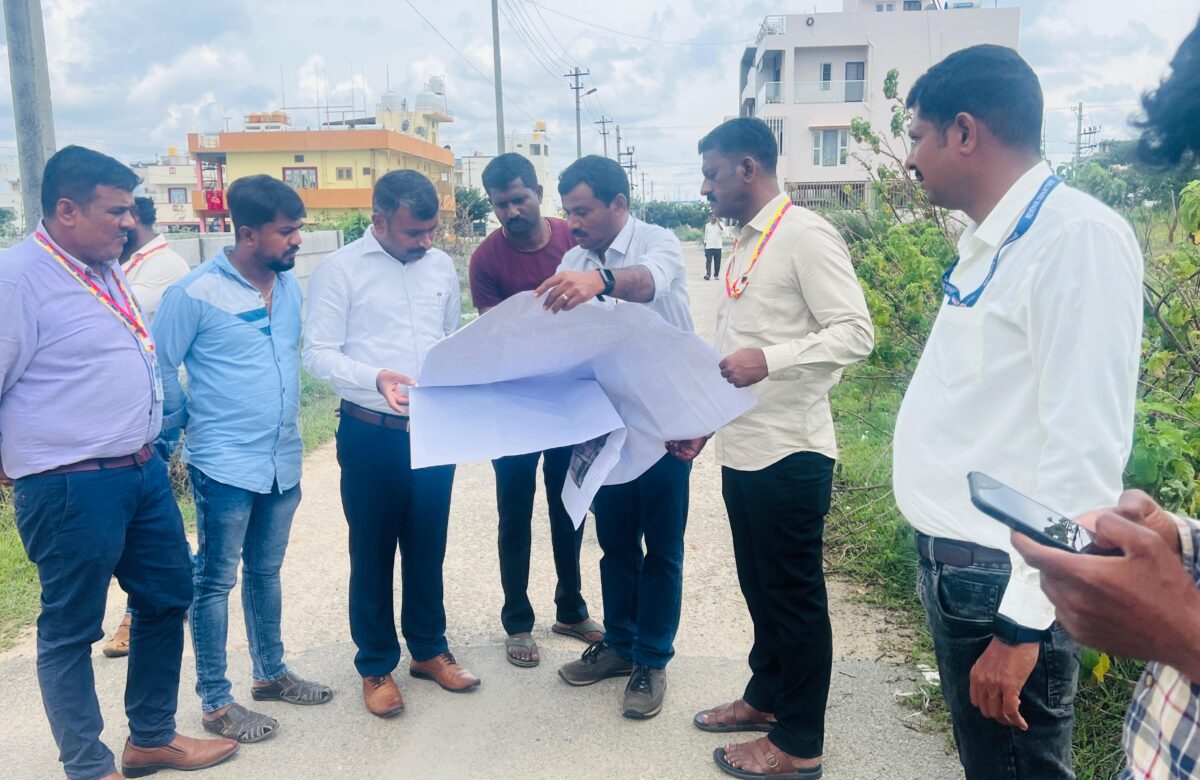 ಸ್ಥಗಿತಗೊಂಡಿರುವ ಮೈನಿಂಗ್ ನಲ್ಲಿ ಕೊಳ್ಳೆ…ಕೋಟ್ಯಾಂತರ ಮೌಲ್ಯದ ಸರ್ಕಾರಿ ಜಾಗಕ್ಕಿಲ್ಲ ರಕ್ಷಣೆ…ನಿವೇಶನಗಳಾಗಿ ಪರಿವರ್ತಿಸಿ ಮಾರಾಟ…ಬೆಲೆಬಾಳುವ ಖನಿಜಗಳು ಖದೀಮರ ಪಾಲು…ರಕ್ಷಣೆ ಮಾಡುವಂತೆ ದೂರು ಕೊಟ್ರೂ ಡೋಂಟ್ ಕೇರ್…ಕ್ರಮ ಕೈಗೊಳ್ಳಲು ಮೀನಾ ಮೇಷ…ಪ್ರಭಾವಿಗಳ ಕೈವಾಡವೇ…ಅಕ್ರಮದ ಹಿಂದಿರುವ ಕಾಣದ ಕೈಗಳು ಯಾವುದು…?