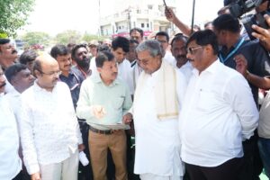 ಮಾನ್ಯ ಮುಖ್ಯಮಂತ್ರಿಗಳಿಂದ ಭೂಗತ ಕೇಬಲ್‌ ಅಳವಡಿಸುವ ಕಾಮಗಾರಿ ಪರಿಶೀಲನೆ.