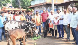 ಗೋವುಗಳಿಗೆ ಪೂಜೆ ಸಲ್ಲಿಸು ಮೇವು ವಿತರಿಸಿ ಗಣಪತಿ ಸಚ್ಚಿದಾನಂದಸ್ವಾಮಿಗಳ ಹುಟ್ಟು ಹಬ್ಬ ಆಚರಣೆ…
