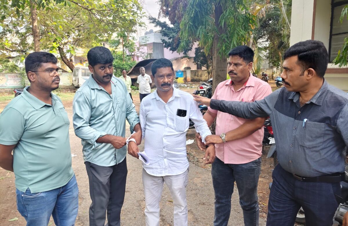 ಲೋಕಾ ಬಲೆಗೆ RI…10 ಸಾವಿರ ಲಂಚಕ್ಕೆ ಬೇಡಿಕೆ…ರೆಡ್ ಹ್ಯಾಂಡ್ ಲಾಕ್…