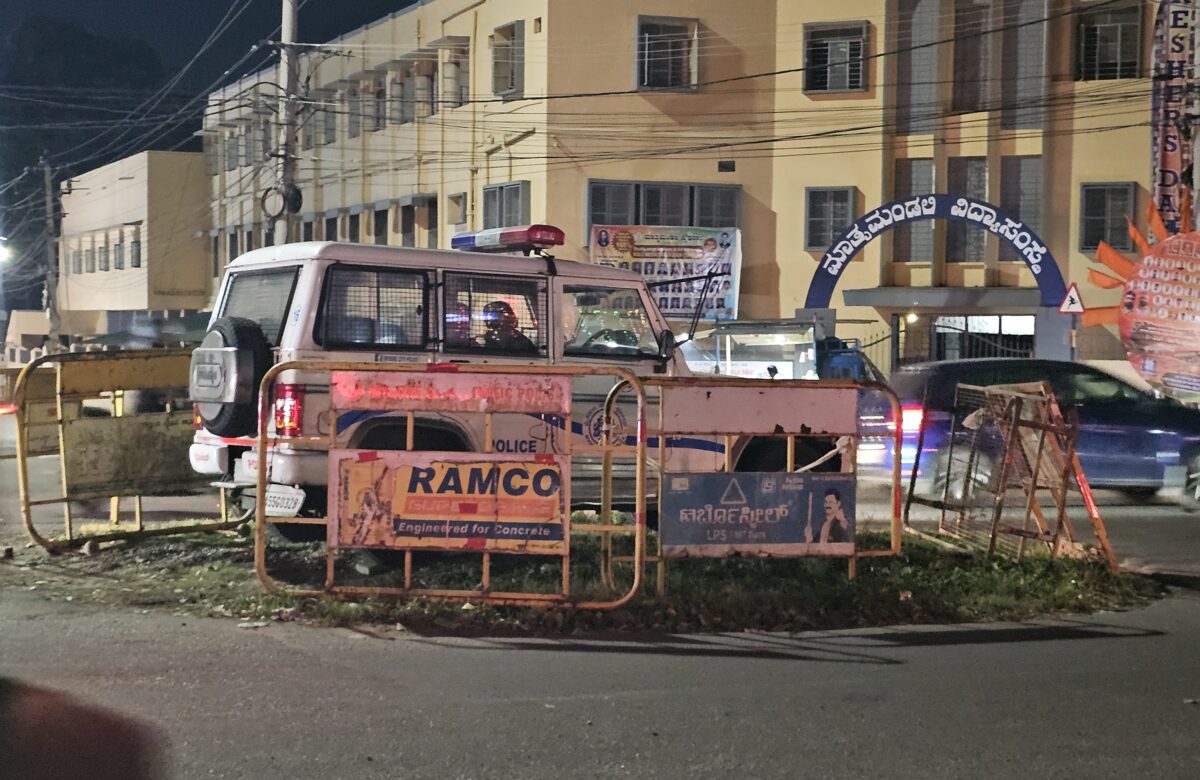 ವಿವಾದಿತ ಸರ್ಕಲ್ ನಲ್ಲಿ ರಾರಾಜಿಸಿದ ಪೊಲೀಸ್ ಜೀಪ್…ಇದು ಮುನ್ನೆಚ್ಚರಿಕೆ ಕ್ರಮವೇ…?