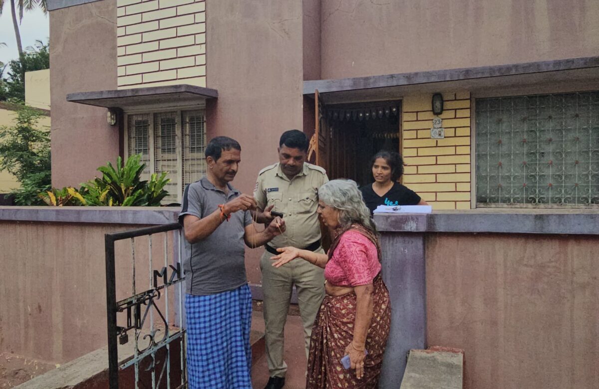 ವೃದ್ದೆಯ ಚಿನ್ನದ ಸರ ಕಸಿಯಲು ವಿಫಲ ಯತ್ನ…ಆಟೋದಲ್ಲಿ ಬಂದ ಕಿಡಿಗೇಡಿಗಳ ಕೃತ್ಯ…