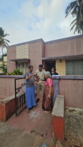ವೃದ್ದೆಯ ಚಿನ್ನದ ಸರ ಕಸಿಯಲು ವಿಫಲ ಯತ್ನ…ಆಟೋದಲ್ಲಿ ಬಂದ ಕಿಡಿಗೇಡಿಗಳ ಕೃತ್ಯ…