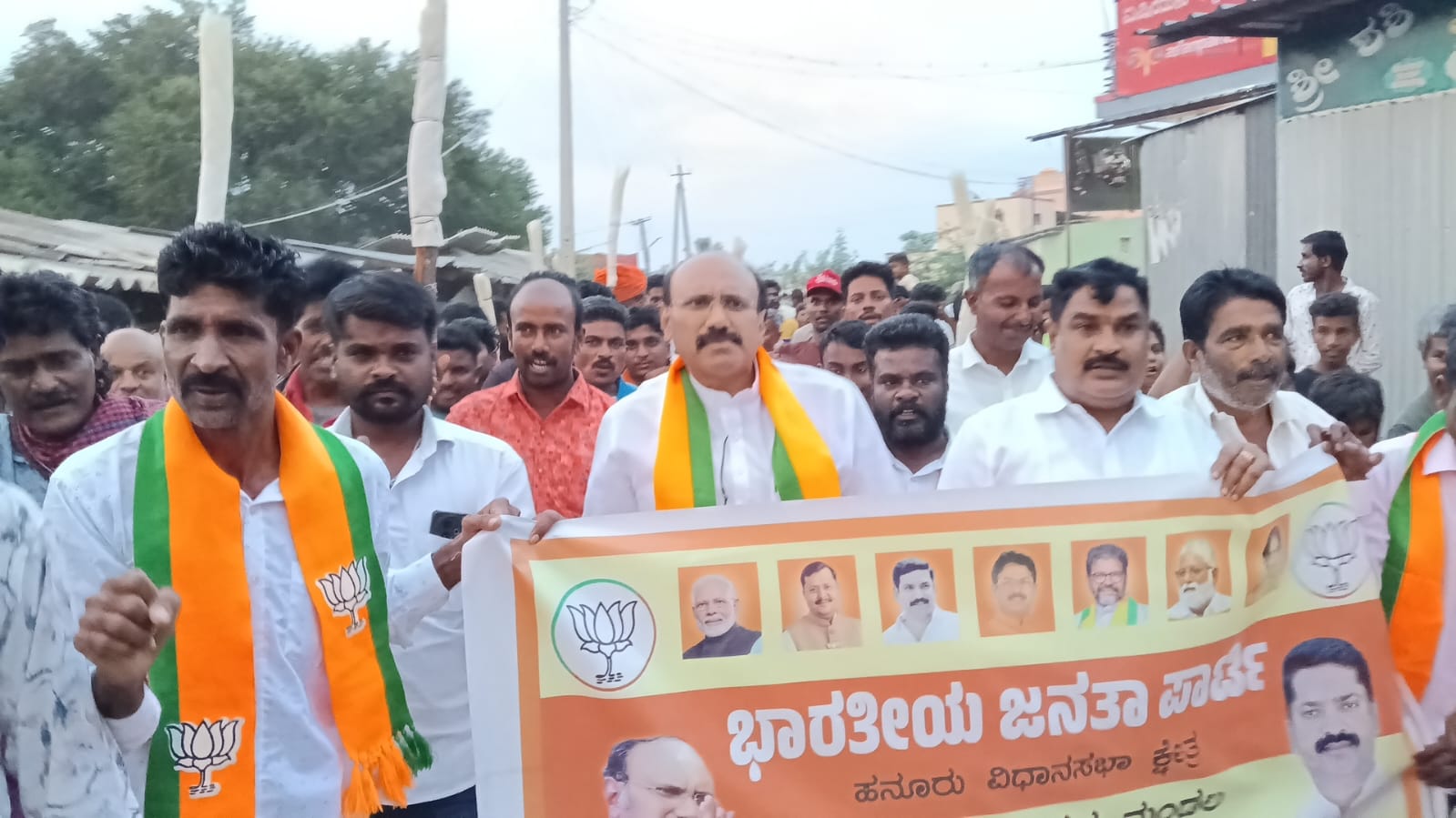 ಬರ ಘೋಷಣೆ ಮಾಡಿ ಒಂದು ತಿಂಗಳಾದರೂ ನಯಾಪೈಸೆ ಇಲ್ಲ: ಕಾಂಗ್ರೆಸ್ ಸರ್ಕಾರದ ವಿರುದ್ಧ ಬಿಜೆಪಿ ಹನೂರು ವೆಂಕಟೇಶ್ ಕಿಡಿ.