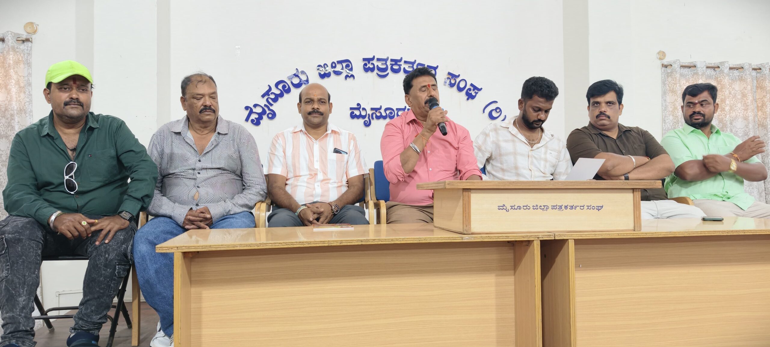 ಸಾಹಸಸಿಂಹ ಡಾ. ವಿಷ್ಣುವರ್ಧನ್ 76ನೇ ಜನ್ಮದಿನಾಚರಣೆ…ಉದ್ಭೂರು ಗೇಟ್ ಸ್ಮಾರಕದಲ್ಲಿ ಅದ್ಧೂರಿ ಕಾರ್ಯಕ್ರಮ…